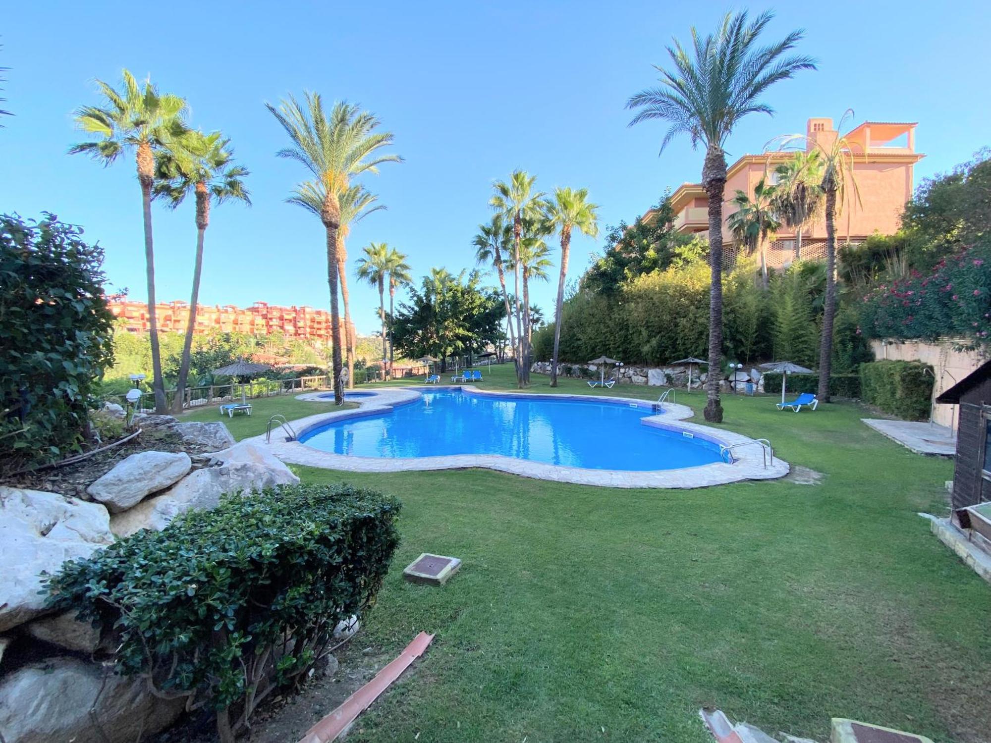 Golf & Resort Apartment In La Reserva De Marbella Esterno foto